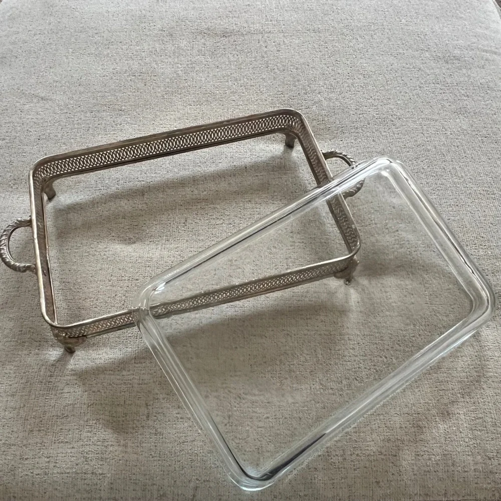 Wm. A. Rogers Gallery Baker Silver Plated Footed Stand with 3 Qt Glass Liner Box